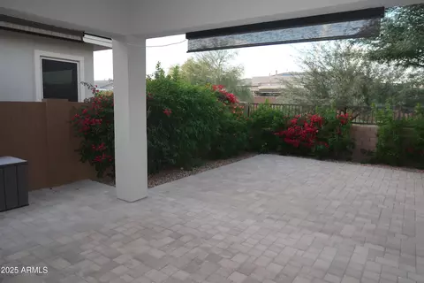 Exterior - 2852 E Robin Ln E, Phoenix, AZ 85050 photo 3 of 4