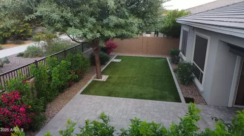 Exterior - 2852 E Robin Ln E, Phoenix, AZ 85050 photo 1 of 2