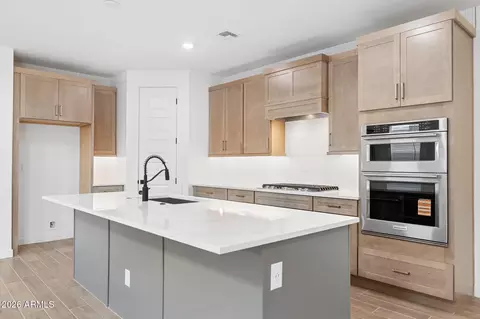 2457 E Villa Linda Dr, Phoenix, AZ 85024