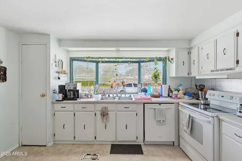 233 E Villa Rita Dr, Phoenix, AZ 85022 photo 13