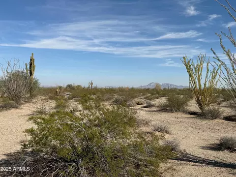 1275 N 557th Ave #128, Tonopah, AZ 85354