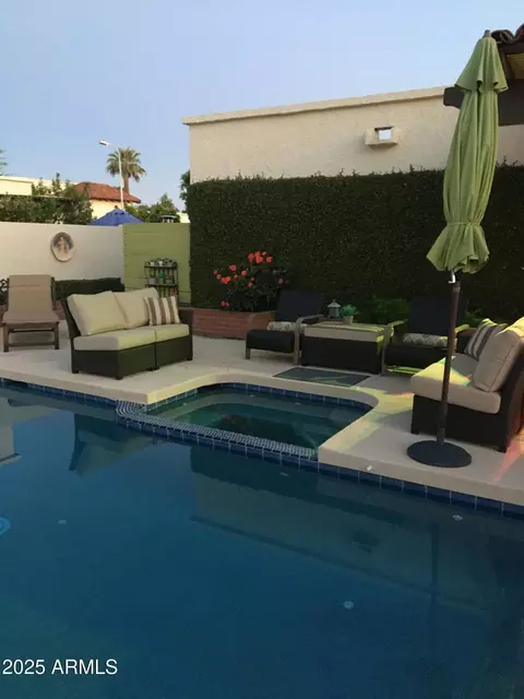 Exterior - 1024 W Solar Dr, Phoenix, AZ 85021 photo 4 of 6