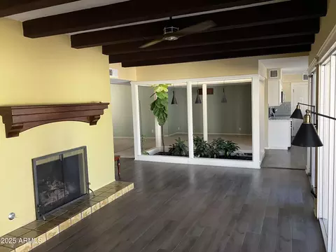 Living - 1024 W Solar Dr, Phoenix, AZ 85021 photo 2 of 5
