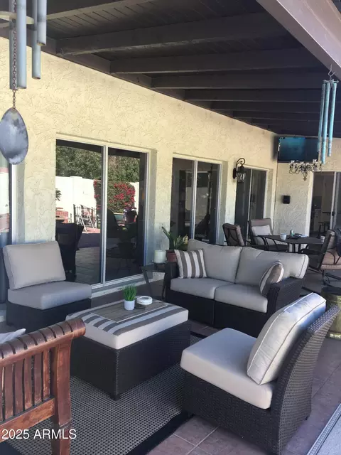 Exterior - 1024 W Solar Dr, Phoenix, AZ 85021 photo 3 of 6