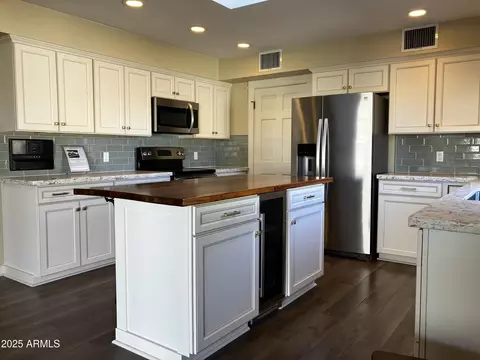 Kitchen - 1024 W Solar Dr, Phoenix, AZ 85021 photo 1 of 3