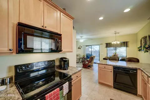 Kitchen - 2101 S Meridian Rd #131, Apache Junction, AZ 85120 photo 4 of 6