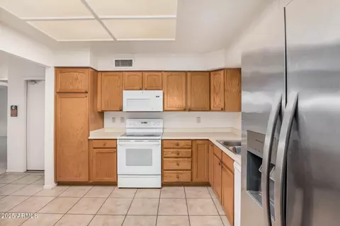 Kitchen - 7927 E Natal Ave, Mesa, AZ 85209 photo 1 of 4