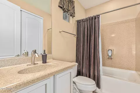 Bath - 3615 E Salter Dr, Phoenix, AZ 85050 photo 4 of 4