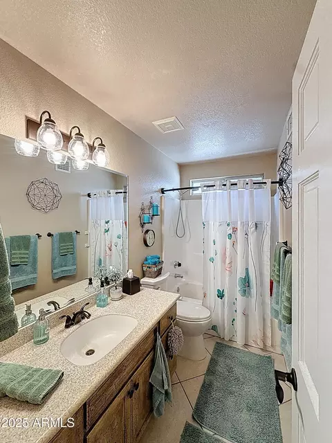 Bath - 4707 E Angela Dr, Phoenix, AZ 85032 photo 2 of 2