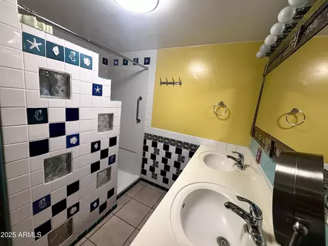 Bath - 230 W 1st Ave, Ajo, AZ 85321 photo 3 of 4