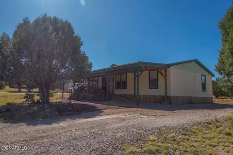 56048 N Potrero Pkwy, Seligman, AZ 86337