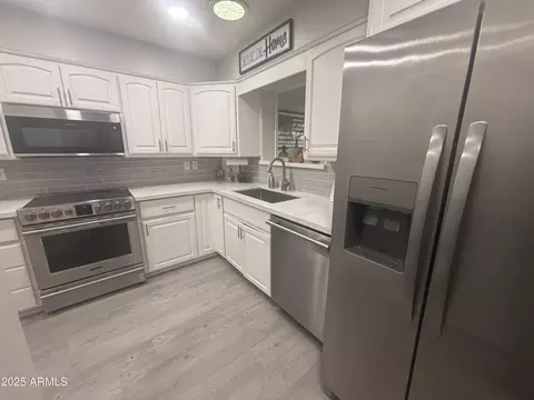 Kitchen - 4651 E Dolphin Ave, Mesa, AZ 85206 photo 1 of 4