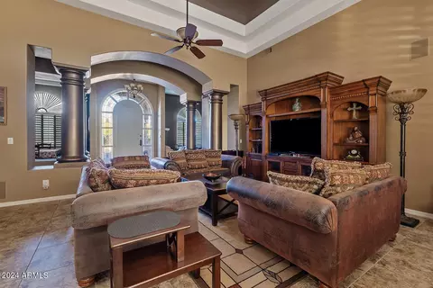 Living - 5345 E Mclellan Rd #27, Mesa, AZ 85205 photo 3 of 4