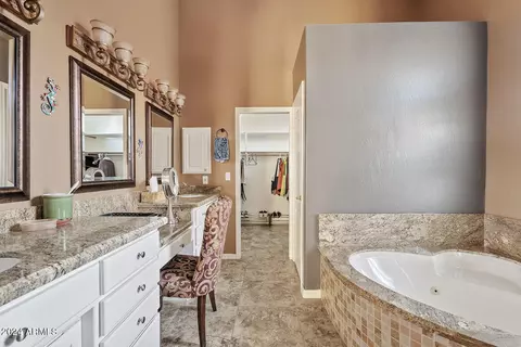 Bath - 5345 E Mclellan Rd #27, Mesa, AZ 85205 photo 1 of 8