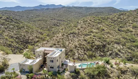 32150 S Lisa Dr, Black Canyon City, AZ 85324