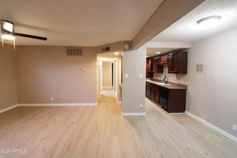 424 W Brown Rd #105, Mesa, AZ 85201