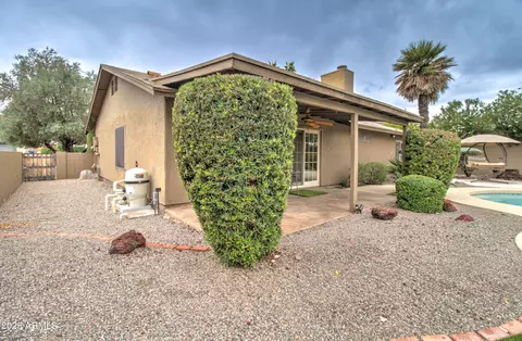 Exterior - 2642 E Claire Dr, Phoenix, AZ 85032 photo 17 of 20