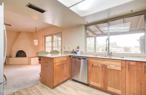 Kitchen - 2642 E Claire Dr, Phoenix, AZ 85032 photo 3 of 6