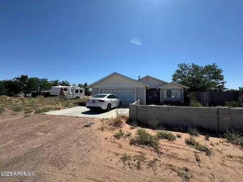 201 Blue Sage St, Holbrook, AZ 86025
