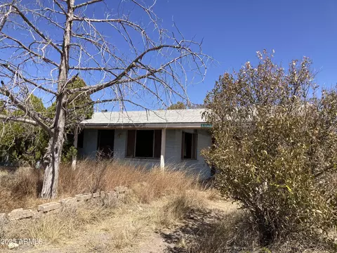 1174 W Granada Ln, Bisbee, AZ 85603
