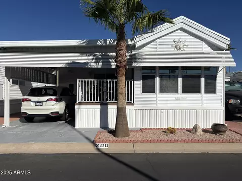 200 Nightdigger Dr, Apache Junction, AZ 85119