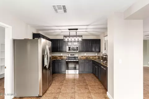 Kitchen - 631 S Colonial Ct, Gilbert, AZ 85296 photo 3 of 3