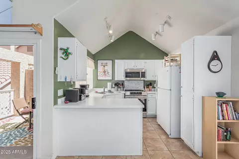 Kitchen - 1633 E Lakeside Dr #166, Gilbert, AZ 85234 photo 1 of 4