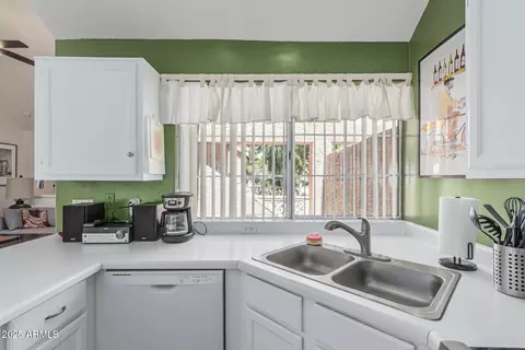 Kitchen - 1633 E Lakeside Dr #166, Gilbert, AZ 85234 photo 3 of 4