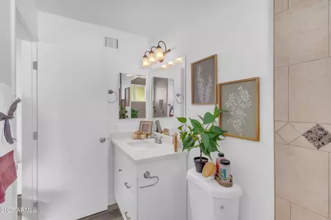 Bath - 1926 E Inverness Ave, Mesa, AZ 85204 photo 2 of 3