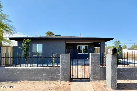 1819 Encinas Ln, Phoenix, AZ 85040