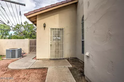 Exterior - 1129 E Knight Ln, Tempe, AZ 85284 photo 4 of 6