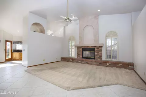 Living - 1129 E Knight Ln, Tempe, AZ 85284 photo 1 of 6