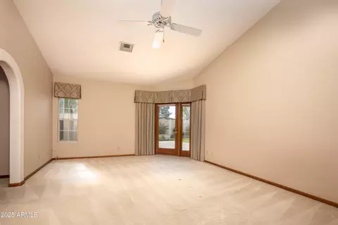 Living - 1129 E Knight Ln, Tempe, AZ 85284 photo 5 of 6