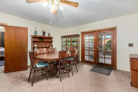 Dining - 2546 W Augusta Ave, Phoenix, AZ 85051 photo 1 of 4
