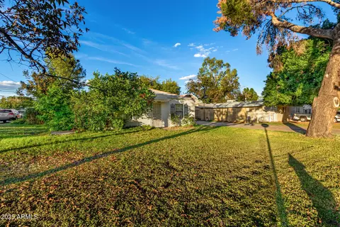 Exterior - 2546 W Augusta Ave, Phoenix, AZ 85051 photo 1 of 6