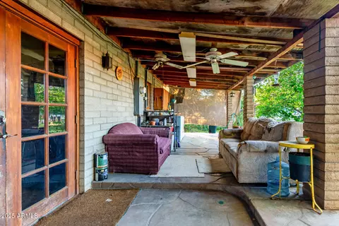 Exterior - 2546 W Augusta Ave, Phoenix, AZ 85051 photo 3 of 6