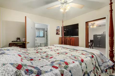 Bedroom - 2546 W Augusta Ave, Phoenix, AZ 85051 photo 2 of 4
