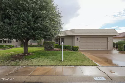 10433 W Hutton Dr, Sun City, AZ 85351