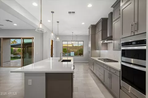 Kitchen - 10638 E Tesla Ave, Mesa, AZ 85212 photo 4 of 5