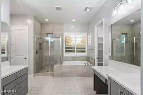 Bath - 10638 E Tesla Ave, Mesa, AZ 85212 photo 1 of 4