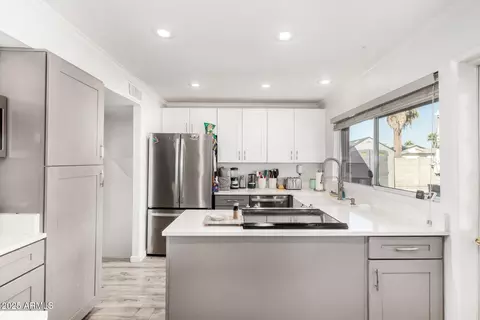 Kitchen - 13801 N 37th Ave, Phoenix, AZ 85053 photo 6 of 6