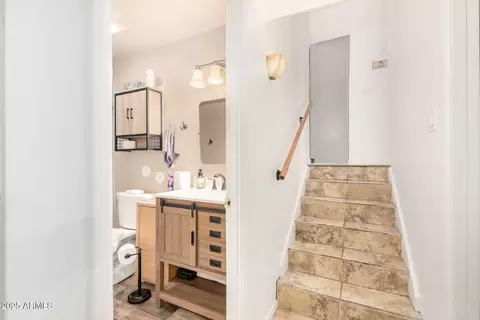Entry Way - 13801 N 37th Ave, Phoenix, AZ 85053 photo 3 of 3