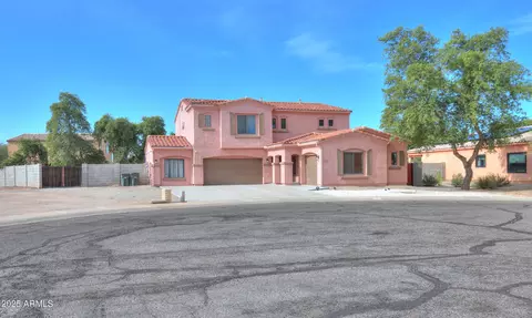121 N Silverwood Dr, Casa Grande, AZ 85122