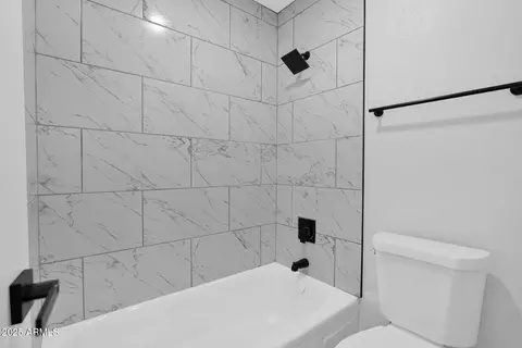 Bath - 4429 E Hubbell St #45, Phoenix, AZ 85008 photo 2 of 3