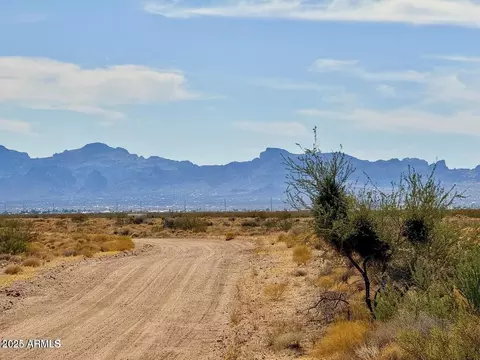 tbd Santa Cruz Rd 3879 Acres -- #-, Golden Valley, AZ 86413