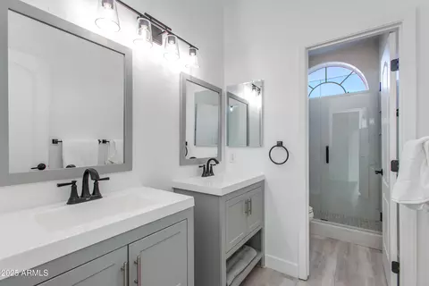 Bath - 1331 E Voltaire Ave, Phoenix, AZ 85022 photo 4 of 4