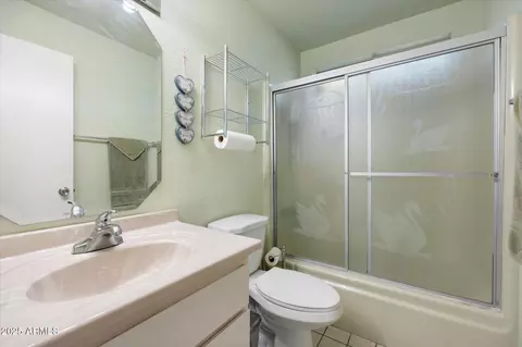 Bath - 4036 E Louise Dr, Phoenix, AZ 85032 photo 2 of 2