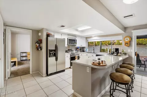 Kitchen - 4036 E Louise Dr, Phoenix, AZ 85032 photo 2 of 5