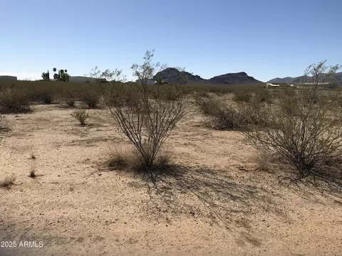 0 W William Rd #B, Aguila, AZ 85320