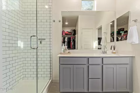 Bath - 2736 S Cavalier Dr #102, Gilbert, AZ 85295 photo 1 of 2